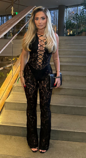 Saffron Barker feet photo thumbnail