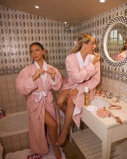 Saffron Barker feet photo thumbnail