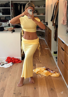 Saffron Barker feet photo thumbnail