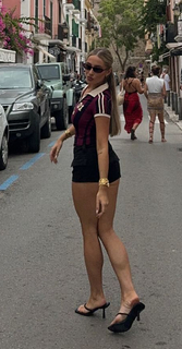 Saffron Barker feet photo thumbnail