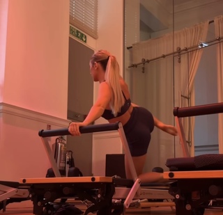 Saffron Barker feet photo thumbnail