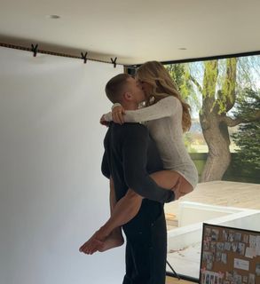 Saffron Barker feet photo thumbnail