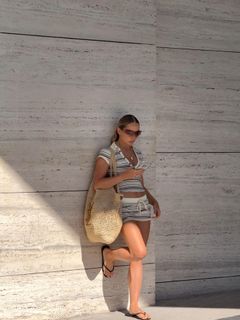 Saffron Barker feet photo 3