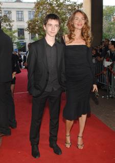 Saffron Burrows feet photo thumbnail
