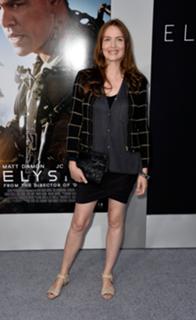Saffron Burrows feet photo thumbnail