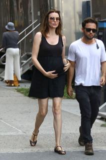 Saffron Burrows feet photo thumbnail