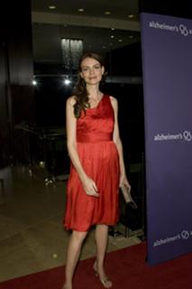 Saffron Burrows feet photo thumbnail