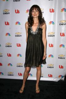 Saffron Burrows feet photo thumbnail