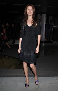 Saffron Burrows feet photo thumbnail