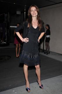 Saffron Burrows feet photo thumbnail