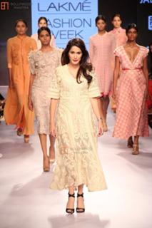 Sagarika Ghatge feet photo 12