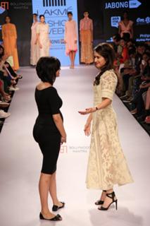 Sagarika Ghatge feet photo 10
