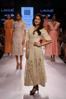 Sagarika Ghatge feet photo 2