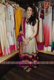 Sagarika Ghatge feet photo 3