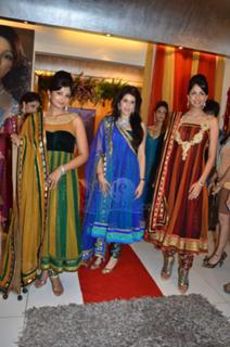 Sagarika Ghatge feet photo 8