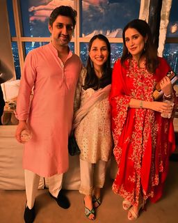Sagarika Ghatge feet photo 9