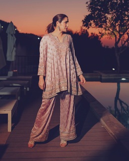 Sagarika Ghatge feet photo 11