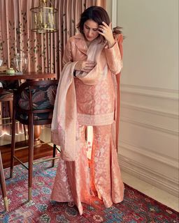 Sagarika Ghatge feet photo 14