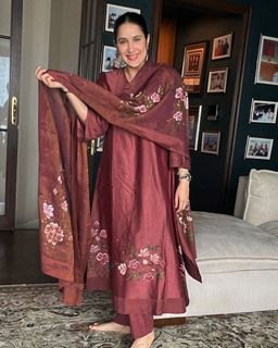 Sagarika Ghatge feet photo 12