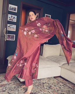 Sagarika Ghatge feet photo 11