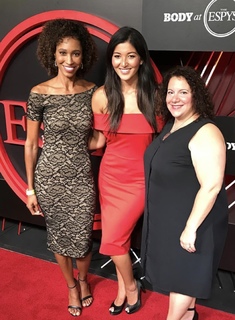 Sage Steele feet photo thumbnail