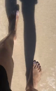 Sage Steele feet photo thumbnail