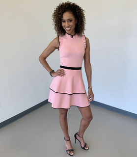 Sage Steele feet photo thumbnail
