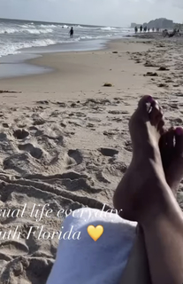 Sage Steele feet photo thumbnail