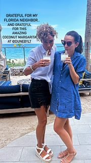 Sage Steele feet photo thumbnail