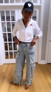 Sage Steele feet photo thumbnail