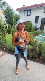 Sage Steele feet photo thumbnail