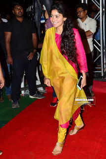Sai Pallavi feet photo thumbnail