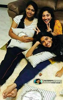 Sai Pallavi feet photo thumbnail