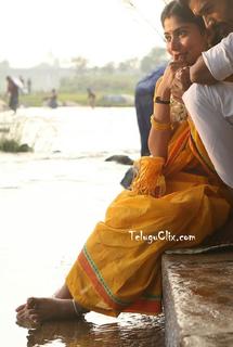Sai Pallavi feet photo thumbnail