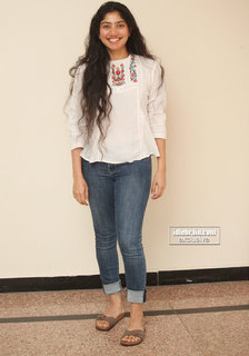 Sai Pallavi feet photo thumbnail