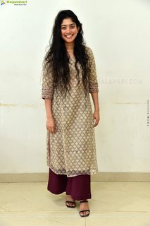 Sai Pallavi feet photo thumbnail