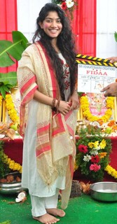 Sai Pallavi feet photo thumbnail