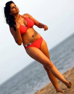 Sai Tamhankar feet photo 14