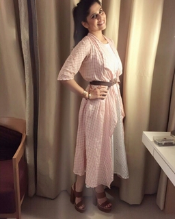 Sai Tamhankar feet photo 18