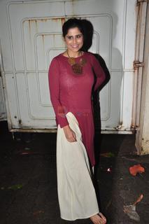 Sai Tamhankar feet photo 8