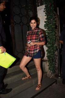 Sai Tamhankar feet photo 4