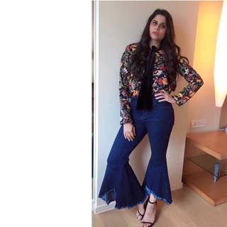 Sai Tamhankar feet photo 1