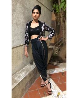 Sai Tamhankar feet photo 11