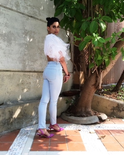 Sai Tamhankar feet photo 20