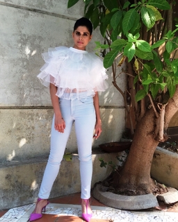 Sai Tamhankar feet photo 18