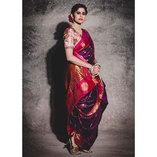 Sai Tamhankar feet photo 14