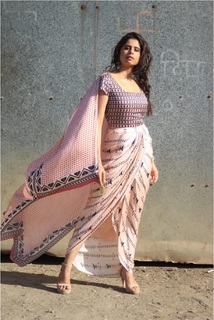 Sai Tamhankar feet photo 18