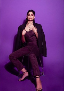 Sai Tamhankar feet photo 11