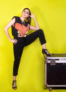 Sai Tamhankar feet photo 8