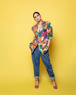 Sai Tamhankar feet photo 2